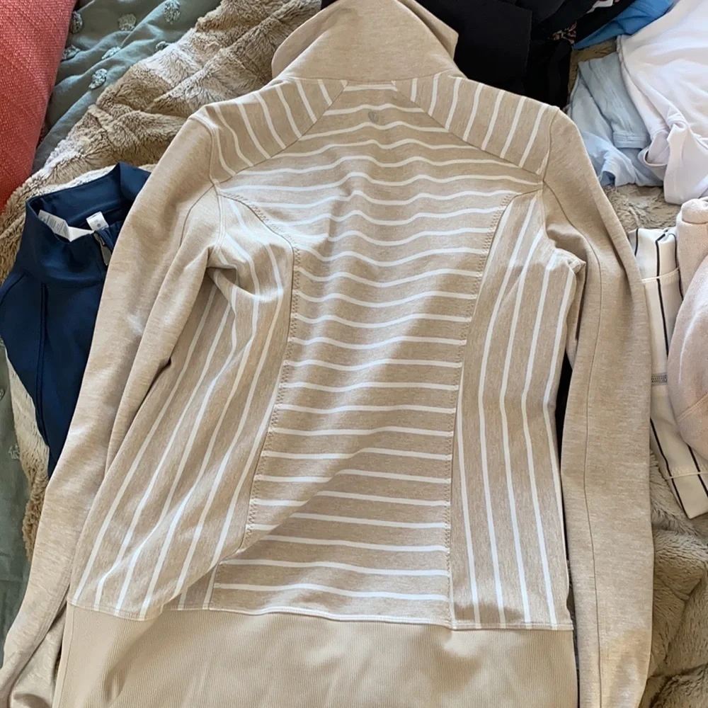 Lululemon long length striped zip up tan white 10 - Picture 6 of 8